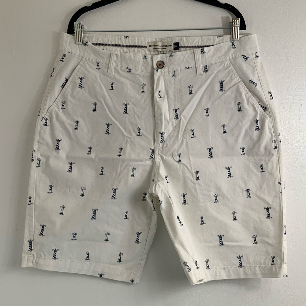 White Shorts with Navy Print, HUDSON & BARROW NYC SIZE 34